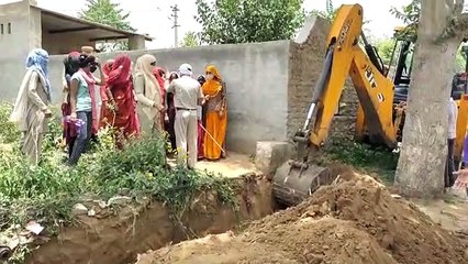 नगर परिषद की चारदीवारी के विरोध में उतरे मोहल्लेवासी, जमकर  हुआ बवाल