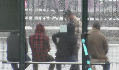 İSTANBUL'DA YAĞMUR ETKİLİ OLUYOR