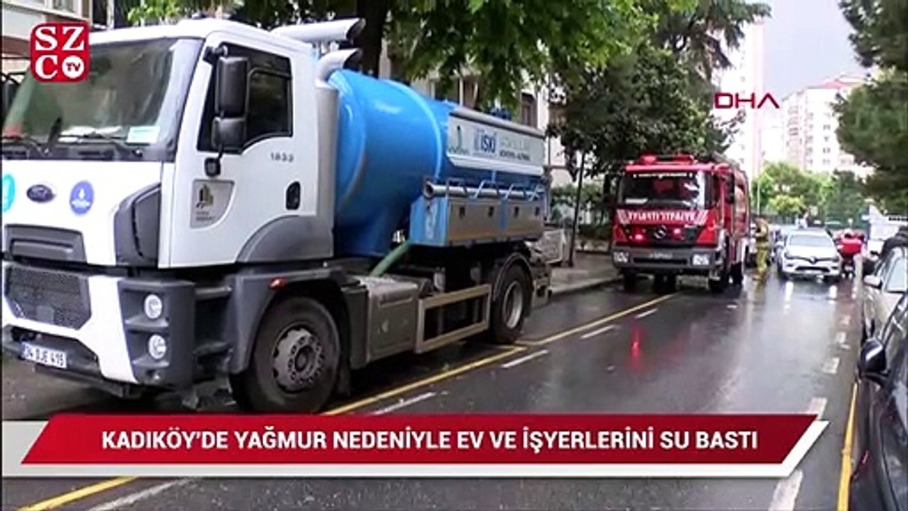 Kadıköy'de yağmur nedeniyle ev ve işyerlerini su bastı