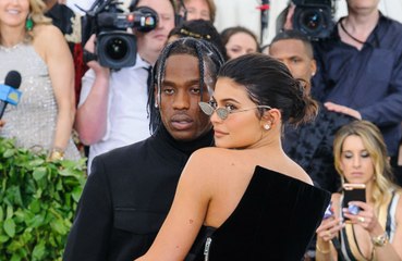 Travis Scott confirma reconciliação com Kylie Jenner em evento: 'Te amo, esposa'