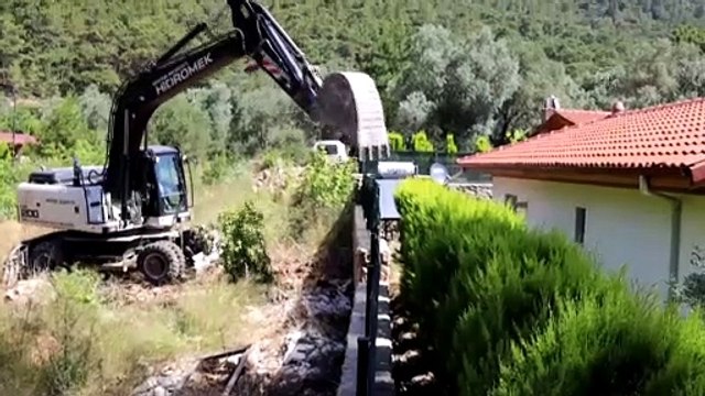 MUĞLA - İmara aykırı yapıların yıkımı devam ediyor