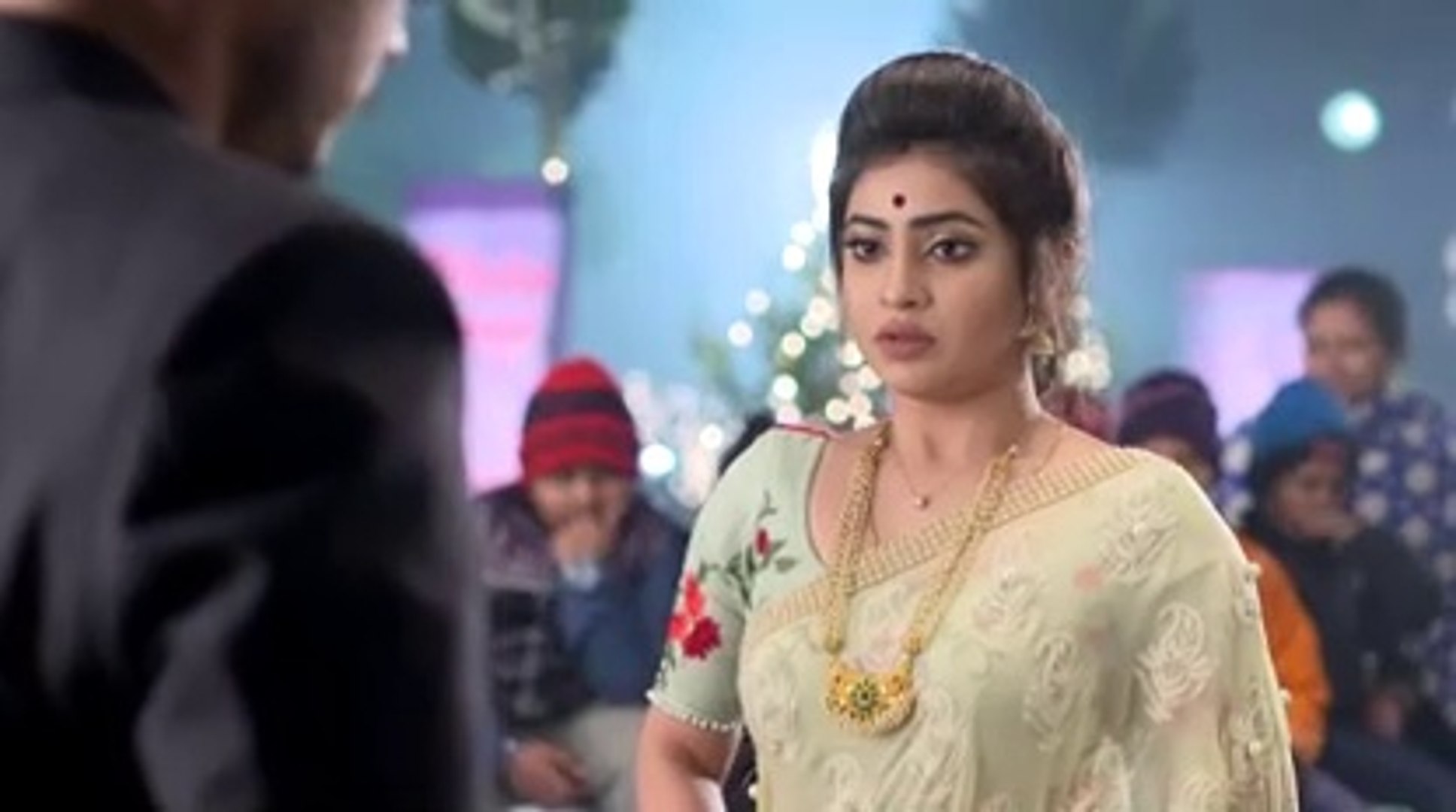 Ересек, артық салмақты әйелдер орындаған куннилингустың эротикалық фотосуреттері