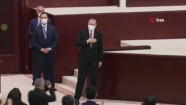 Cumhurbaşkanı Recep Tayyip Erdoğan, Azerbaycan Milli Meclisi'nde yaptığı konuşmada, İnşaallah Karabağ'ı yeniden inşa edip yeni bir Karabağ ortaya...