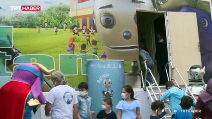 Su elçileri tırı Rize'de çocuklarla buluştu