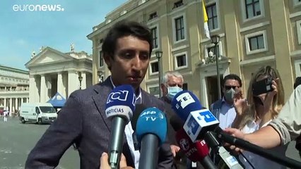 La mayor victoria de Egan Bernal: ver al Papa y regalarle su "maglia rossa" como vencedor de Giro