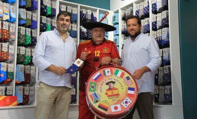 Los "pinreles" Manolo el del Bombo en la Eurocopa 2020