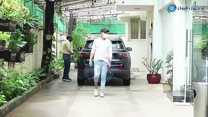 Akshay Kumar announces Bell Bottom Release Date