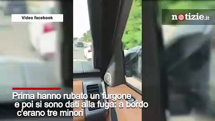 Pavia, tre minorenni rubano un furgone e si schiantano in tangenziale: il video della fuga