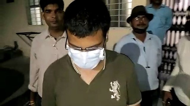 सीजीएसटी निरीक्षक को रिश्वत के 10 हजार रुपए लेते रंगे हाथों दबोचा