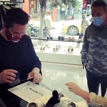 Απασφάλισε ο Τσαλίκης! Ανέβασε βίντεο από τη στιγμή της υπογραφής του συμβολαίου του με τον ΣΚΑΙ