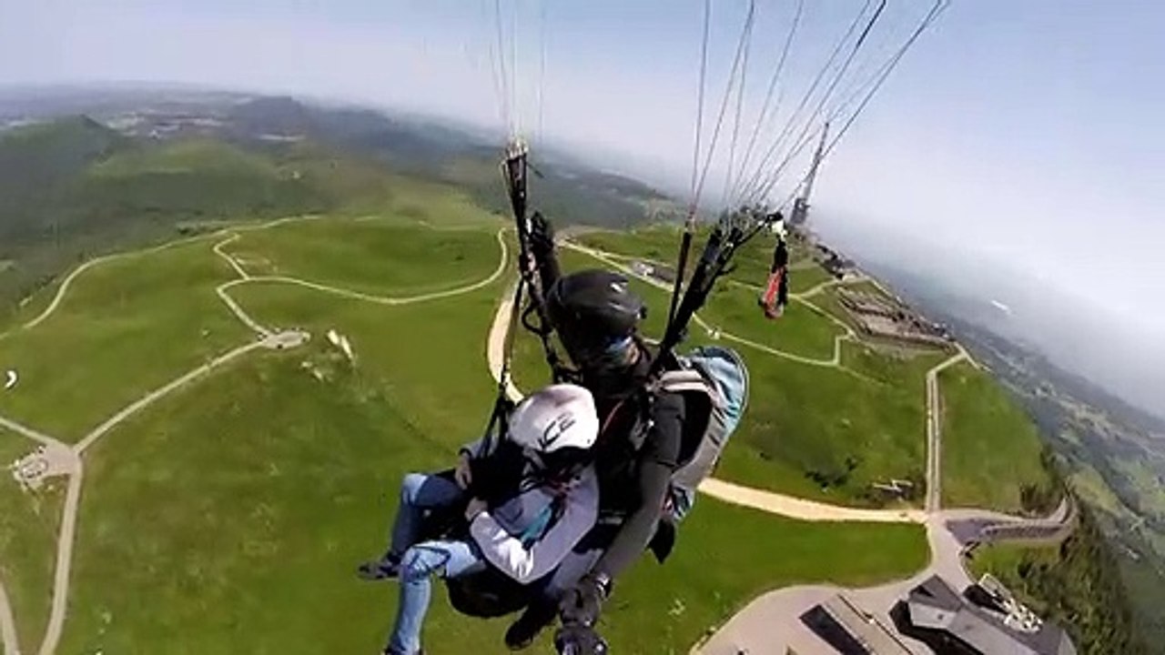 Vol de Gaspard en biplace pour ses 10 ans.