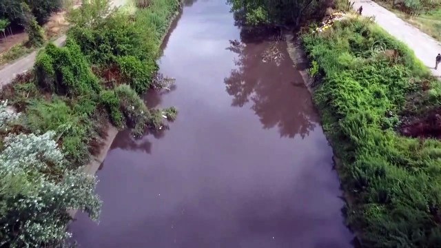 BURSA - Marmara Denizi'ne dökülen 'Nilüfer Çayı'nın rengi atık deşarjıyla kirlenip siyaha dönüyor (2)