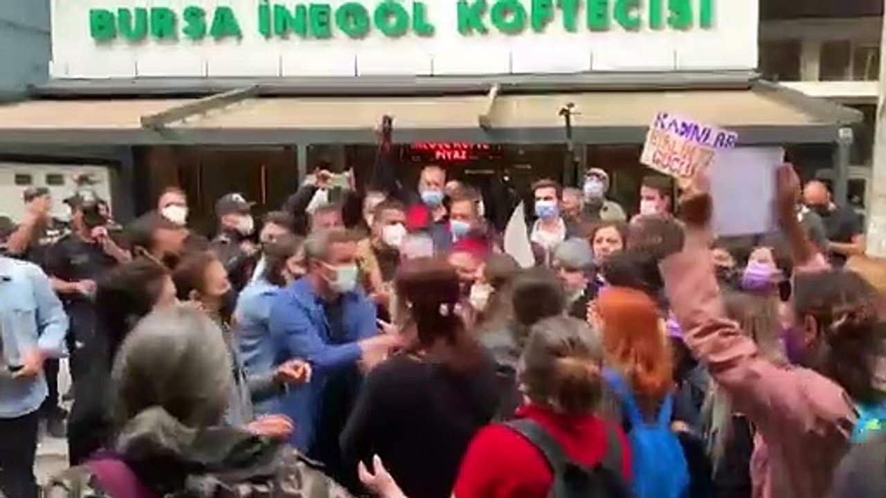 Ankara’da kadınların ‘İstanbul Sözleşmesi’ açıklamasına biber gazlı müdahale: Gözaltılar var