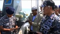 Endonezya'da kaçak avlanan balıkçı gemileri batırıldı
