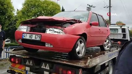 Arkadan çarptığı otomobili tırın altına soktu: 3 yaralı