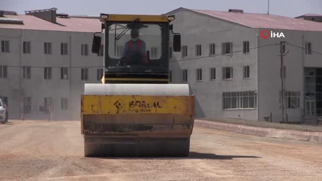 Siirt Valisi Hacıbektaşoğlu asfalt çalışmalarını denetledi