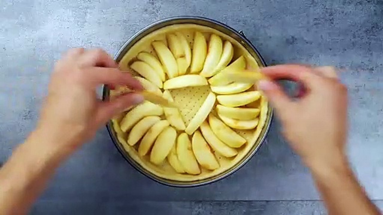 Яблочный пирог (рецепт 1)