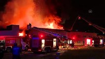 İSTANBUL - Küçükçekmece'de kağıt ambalaj fabrikasında yangın çıktı