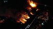 İSTANBUL - Küçükçekmece'de kağıt ambalaj fabrikasında çıkan yangına müdahale ediliyor