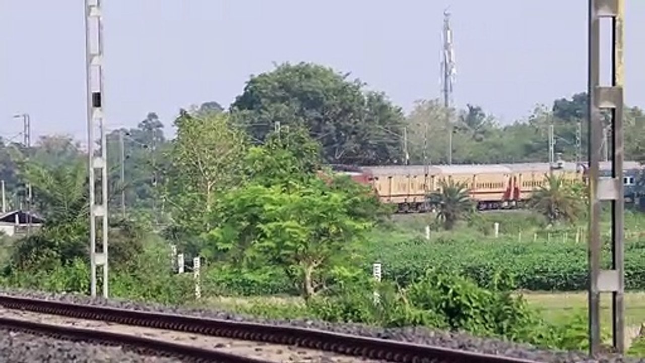 TEESTA-TORSA Express through a huge curve towards its destination __ Indian Railway