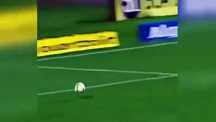 Kaleciden akılalmaz çalım!