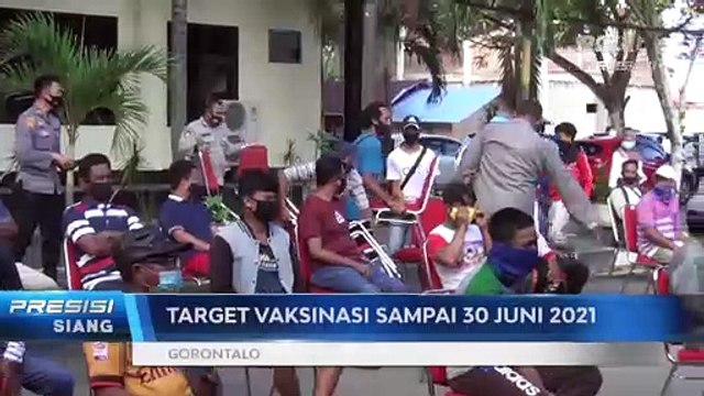 Warga Gorontalo Antusias Ikuti Vaksinasi Covid-19 Massal