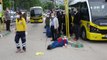 Bursa'da otomobil, otobüs durağına daldı: 5 yaralı