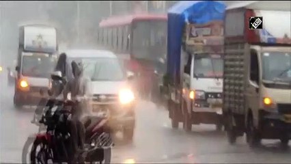 मुंबई में भारी बारिश की चेतावनी, येलो अलर्ट जारी