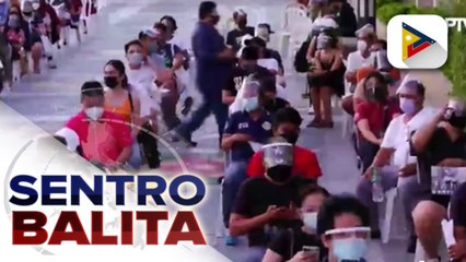 Скачать видео: Quezon City at Valenzuela City, may bakunahan na rin tuwing gabi; economic frontliners, ikinatuwa ito dahil hindi na nila kailangan mag-absent para makapagbakuna