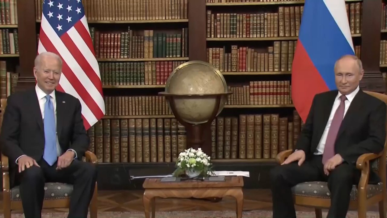 بايدن وبوتين يعلنان إطلاق حوار ثنائي شامل حول الاستقرار الإستراتيجي