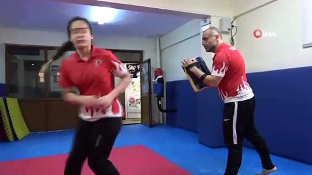 16 yaşındaki milli tekvandocu Sude Yaren Uzunçavdar Bulgaristan’dan gümüş madalya ile döndü