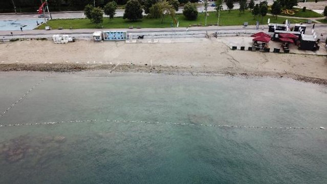 Caddebostan sahilindeki müsilaj yoğunluğu azaldı