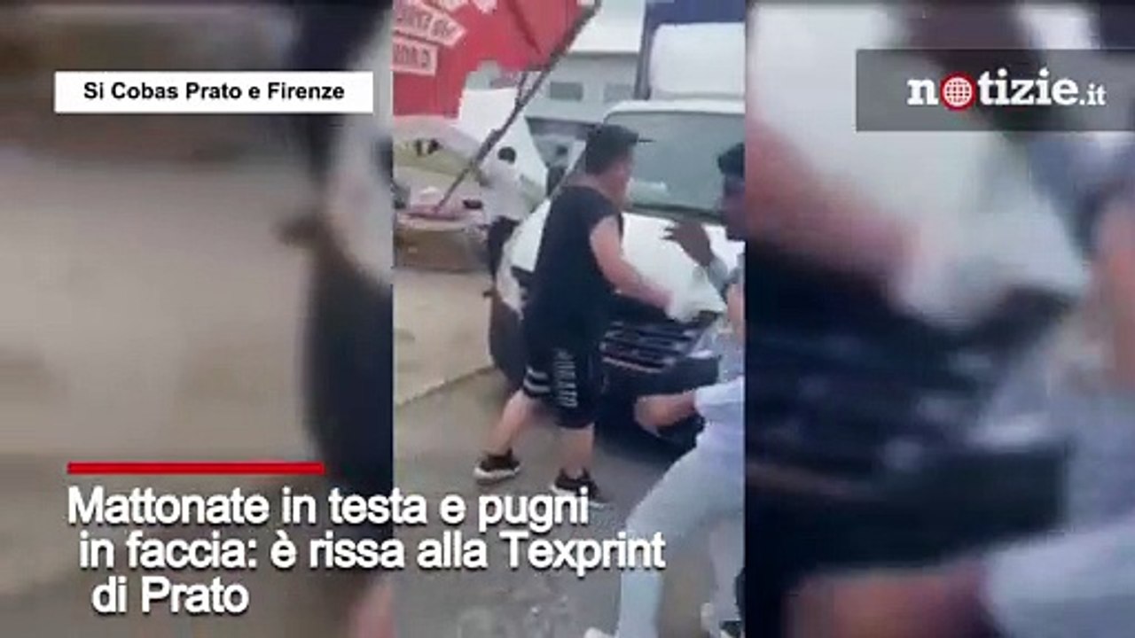 Prato, aggrediti operai licenziati durante un presidio alla Texprint: 3 feriti in ospedale