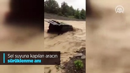 Sel suyuna kapılan aracın sürüklenme anı