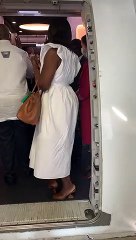 Voici quelques vidéos exclusives de Laurent Gbagbo lors de son embarquement partie 2