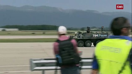 Máy bay chở Tổng thống Putin hạ cánh xuống Geneva