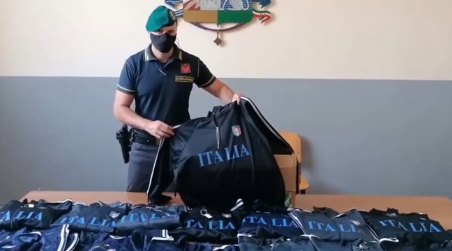 Europei, maglie della nazionale italiana false: sequestri tra Napoli e provincia (17.06.21)