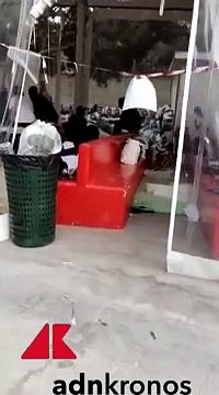 Oltre mille migranti in hotspot Lampedusa, materassini a terra tra rifiuti