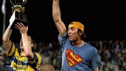 Herkes gitti o kaldı! 43 yaşında Parma'ya imza atan Buffon, 'Superman' videosuyla tanıtıldı