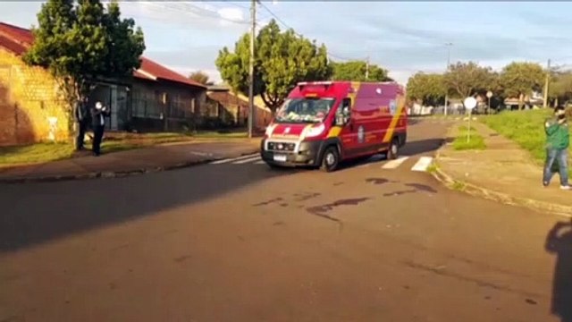 Mulher fica ferida após colisão entre carros no Bairro Periolo