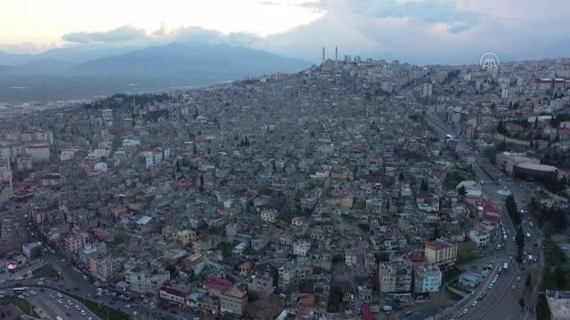 KAHRAMANMARAŞ - Yapay çiçek üreten kadın girişimci 10 ülkeye ihracat yapıyor
