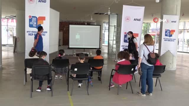 Rize'de miniklere 'Afet farkındalık eğitimi' veriliyor