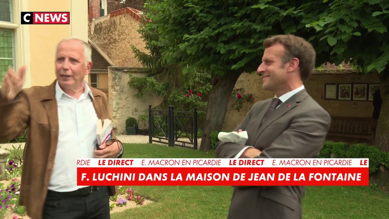 Discussion entre Emmanuel Macron et Fabrice Luchini autour de Jean de La Fontaine