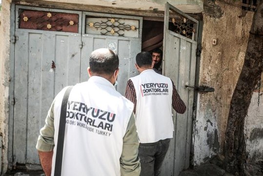 Yeryüzü Doktorları Gazze'deki yaralılar için evde bakım projesini hayata geçirdi