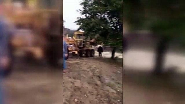 YOZGAT - Sel sulama kanalları ve ekili alanlara zarar verdi