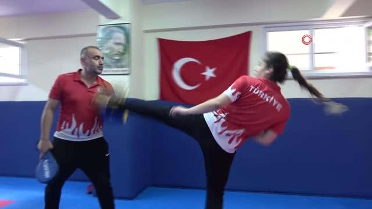 16 yaşındaki milli tekvandocu Sude Yaren Uzunçavdar Bulgaristan'dan gümüş madalya ile döndü