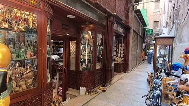 Egypt souvenir market pins hopes on tourism resurgence