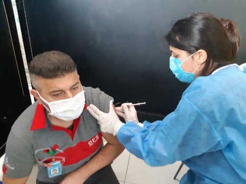 İSTANBUL HAVALİMANI'NDA ÇALIŞANLARA KORONAVİRÜS AŞILARI YAPILMAYA BAŞLANDI