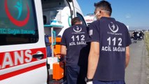 ERZİNCAN - Sulama kanalına devrilen otomobildeki 6 kişi yaralandı