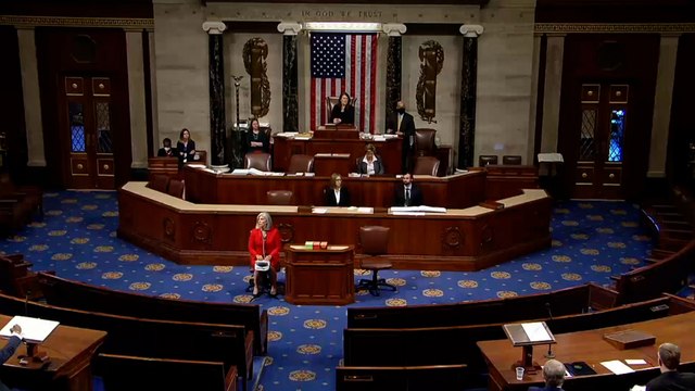 الكونغرس يبطل تفويض استخدام القوة العسكرية لرؤساء الولايات المتحدة